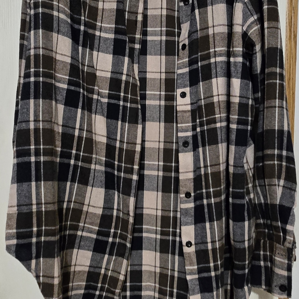 Womens Plaid Button-Up Shirt